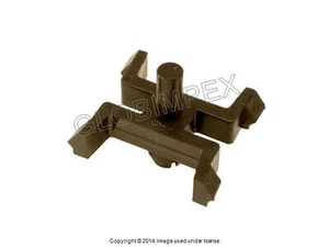 BMW E28 (1982-1988) Moulding Clip (1) GENUINE - Picture 1 of 1