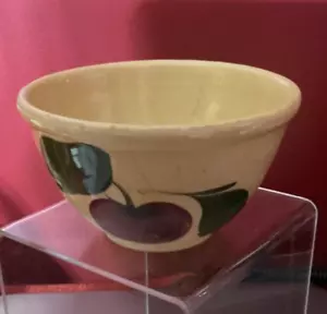 Vintage Watt Pottery #5 Mixing Bowl Apple & 2 Leaf Design (seller not Blk X) - Picture 1 of 4