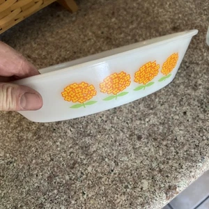 Vintage Glasbake geteilt Auflaufform J2352 gelb orange Blumen - Bild 1 von 4