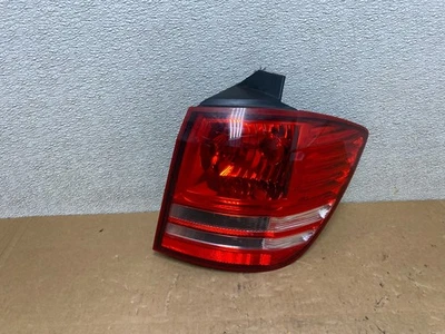Luz trasera lateral del pasajero derecho Dodge Journey 2009-2011 OEM V5222 DW Foto 1 de 4