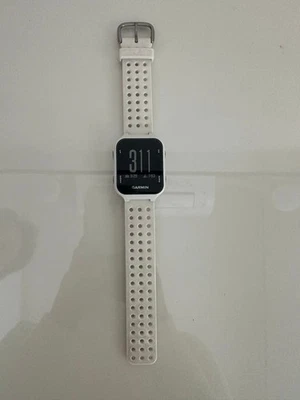 GARMIN Approach S20 White GPS Golf Watch 5ATM Waterproof Silicone Band - Image 1 of 4