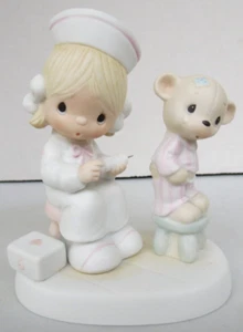 Precious Moments 1981 - Love Beareth All Things - E-7158 - Picture 1 of 6