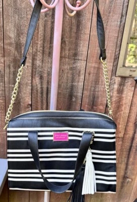 Bolso Cartera Betsey Johnson en Caja Be Mine Rayas Blanco y Negro BM17050 Foto 1 de 4