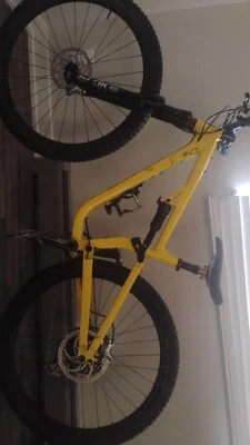 Yellow Salsa spearfish Carbon Full Suspension Mountain Bike - Image 1 of 4