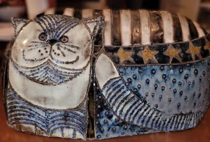 Hand Sculpted Clay Pottery Cat Signed and Dated 1989 - Picture 1 of 6
