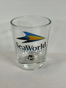 Vintage Sea World Adventure Park Orca Whale Shot Glass Barware Travel Souvenir - Picture 1 of 5