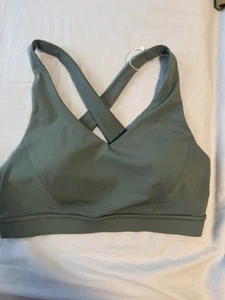 Lululemon Envital Bra Support B/C Cup Size 8 Green - Picture 1 of 3