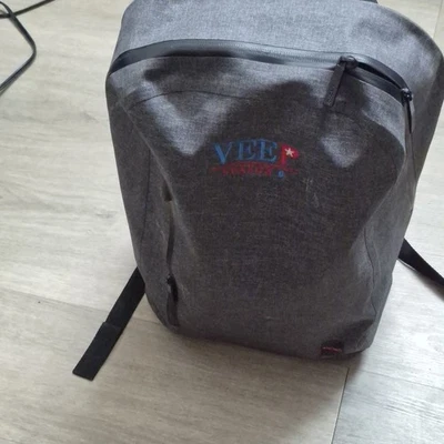 Mochila para portátil Knomo Thames Collection Harpsden resistente al agua 18", gris Foto 1 de 4