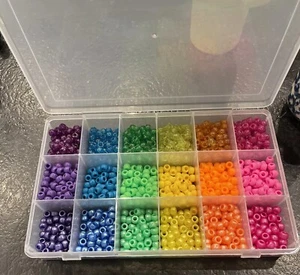 Lotto Perline Miste Fusibile Artigianato Creatività Multicolore con BELLO Vassoio Plastica - Foto 1 di 3
