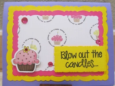 Tarjeta de feliz cumpleaños hecha a mano Foto 1 de 2