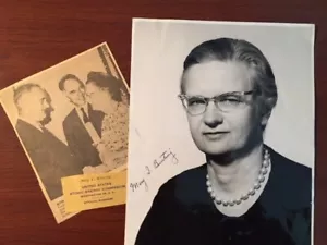 FOTO FIRMADA MARY BUNTING PRESIDENTE RADCLIFFE, HARVARD, COMISIÓN DE ENERGÍA ATÓMICA - Imagen 1 de 1