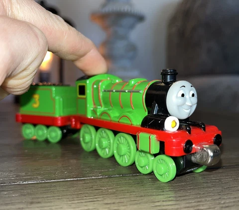 TALKING HENRY! THOMAS FRIENDS TRAIN! LIGHTS SOUNDS PHRASES! CHUFFING NOISES! Cover