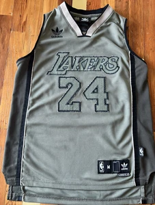adidas Youth Medium 10/12 Damen kleiner Kobe Bryant olivgrün 24 Lakers Trikot - Bild 1 von 10