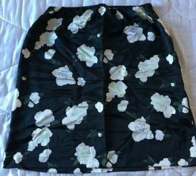 NUEVA Falda Club Monaco Negra Floral Multicolor Seda, Talla 4 Nueva Con Etiquetas Foto 1 de 4