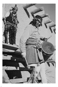 INDIANER absteigende Treppe mit Trommeltanz FOTO POSTER New Mexico 1942 20x30 - Bild 1 von 1