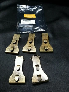 4 Metal Brick Wall Clip Fastener Hooks Holds Up To 25 Pounds Fits Brick 2-1/8... - Picture 1 of 4