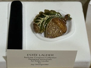 Estee Lauder Beautiful Jay Strongwater Acorn and Leaf Solid Parfum Compact - Bild 1 von 4