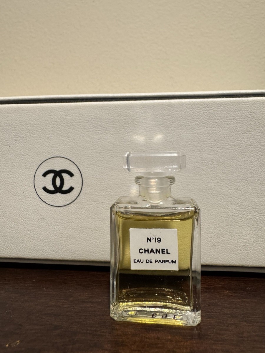 Vintage Chanel 19 for sale - eBay Vintage Chanel 19 for sale - eBay