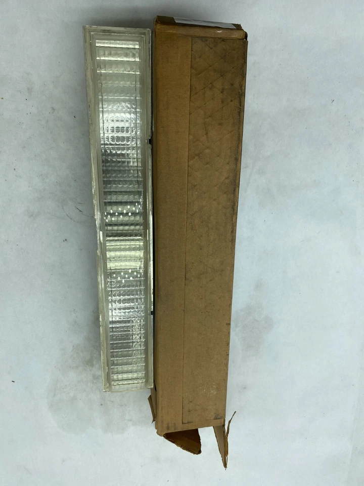 Luz de lámpara de estacionamiento izquierda para Ford D9AZ-13201-B 1979 LTD Landau Country Squire SKUP Foto 1 de 1