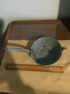 Vintage Enamelware Graniteware Gray 6.25" Strainer / Colander Long Handle Hangs - Picture 1 of 4