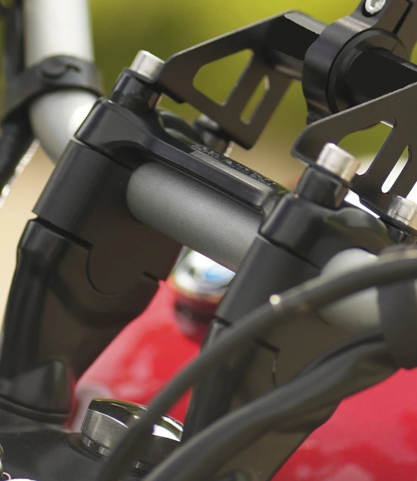 Elevadores de manillar aptos para TRIUMPH SCRAMBLER 400 X Foto 1 de 1