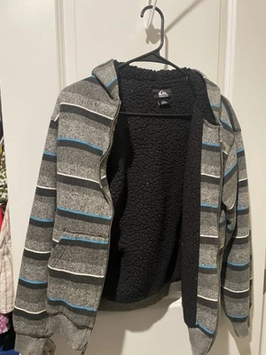 Chaqueta con Capucha Quicksilver Sherpa Forrada Juvenil Cremallera Completa Gris Rayas Juvenil Mediana Foto 1 de 4