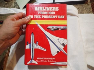 1975 - Airliners from 1919 to the Present Day Kenneth Munson - hardcover HCDJ - Picture 1 of 8