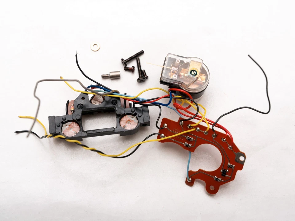 Piezas de cámara Asahi Pentax K1000 35 mm: medidor, sensor de luz, arnés de placa de circuito Foto 1 de 1