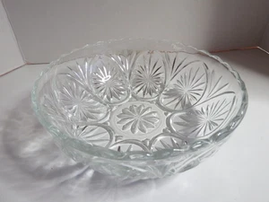 VTG Anchor Hocking Medallion Clear Glass Salad/Fruit/Dessert/Chip Serving Bowl - Picture 1 of 4