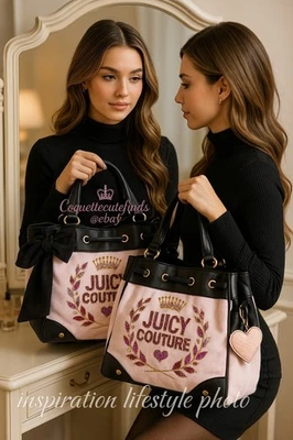 Bolsa Viral Juicy Couture Never Dies veludo rosa sonhador - Imagem 1 de 4