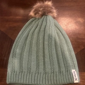 Hurley Green Women's Helena Pom Beanie One Size - Picture 1 of 6
