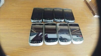 Blackberry torch 9800 (Slider) Unlocked Black/Gray 4 GB QWERTY Smartphone Touch - Image 1 of 4