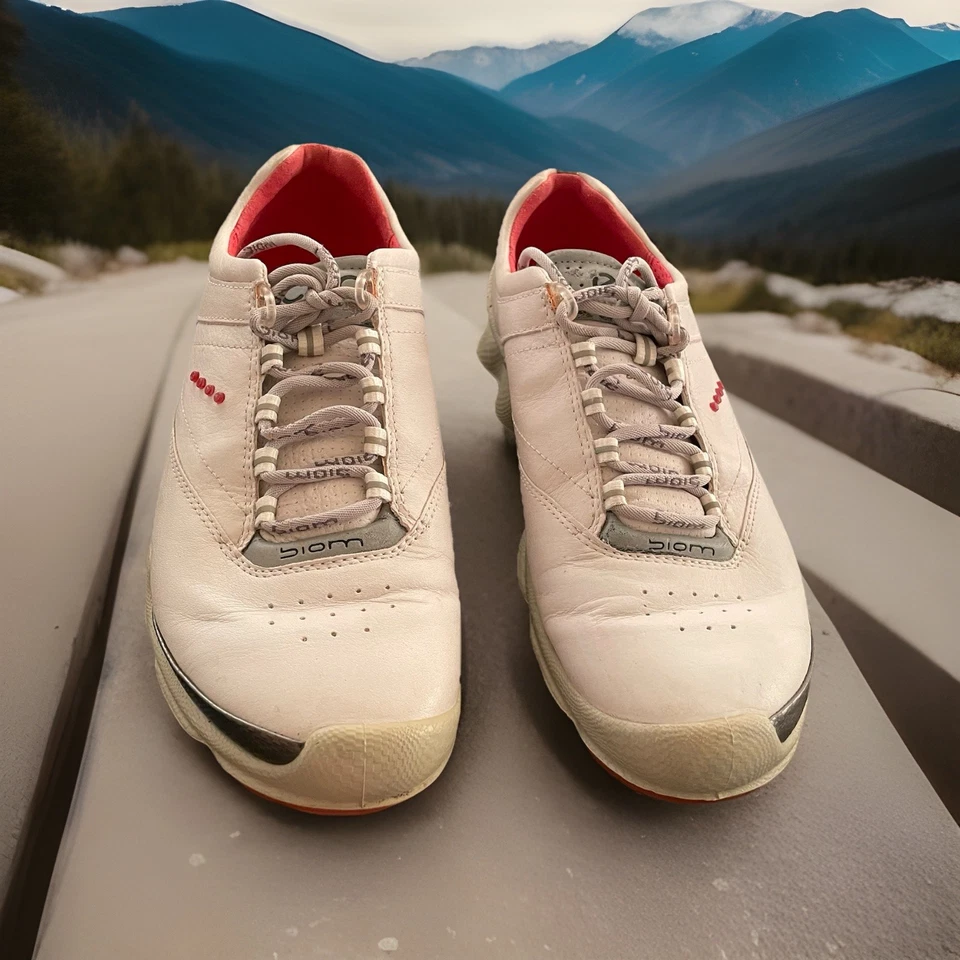ECCO Biom 女式 8 码 EU38 高尔夫鞋白色皮革带钉 — 第 1/4 张图片