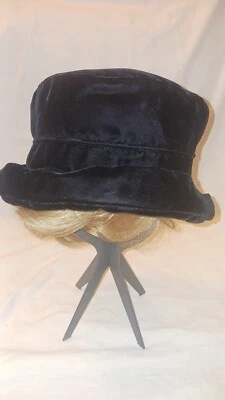 Sombrero Betmar New York Cloche Terciopelo Negro Simple Bandas Ala Enrollada EC Talla S-M Foto 1 de 4