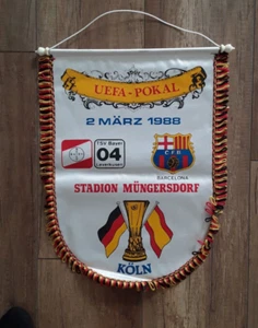 Fußball Wimpel Bayer 04 Leverkusen FC Barcelona UEFA Pokal 1988 - Picture 1 of 3