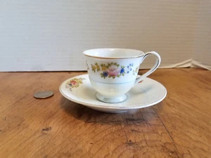 Taza de té y platillo vintage LB Occupied Japón Demitasse pintado a mano iridiscente - Imagen 1 de 8