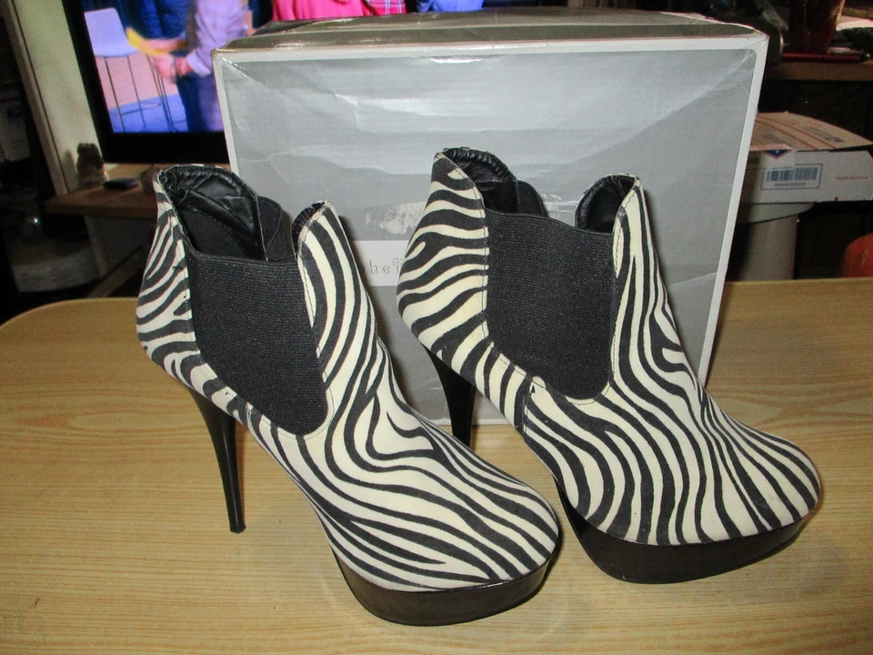 Fahrenheit - Landi-13 - Zapatos de tacón alto a rayas cebra - Talla 7 1/2 en caja Foto 1 de 4