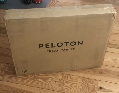 Pantalla de cinta de correr Peloton modelo PLTN-TC1VS-2 Foto 1 de 4