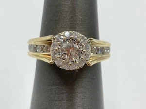 Anillo de compromiso de diamantes para dama 26 diamantes 1,01 quilates T.W. Amarillo 14K (EL1095104) - Imagen 1 de 8