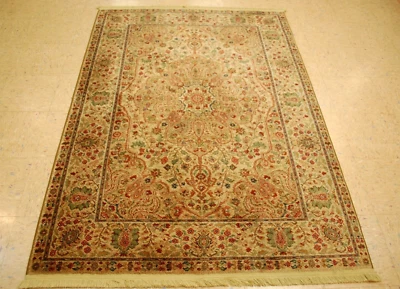 AUTHENTIC AMERICAN KARASTAN  TABRZ MEDALLION PATTERN # 900/909 RUG SIZE 4'3"x 6' - Image 1 of 4