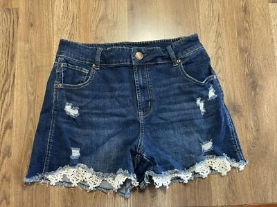 Maurices Shorts, Women's Size 12, Blue, Denim, Lace Frayed Hem, Distressed Foto 1 de 4