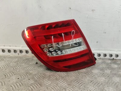 LUZ TRASERA MERCEDES C250 CLASE C 2008-2014 (LADO PASAJERO)  Foto 1 de 4