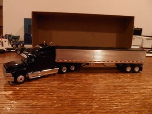 H.S./HERPA HO SCALE CUSTOM FORD AEROMAX WITH DRIVER & GRAIN TRAILER BLACK/CHROM - Bild 1 von 2