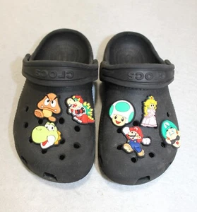Crocs Classic Clogs Black Kids Size 10 Super Mario Jibbitz Charms - Picture 1 of 9