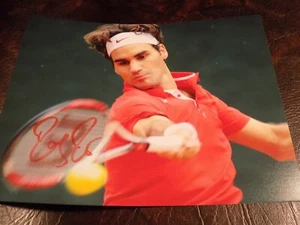 FOTO DE TENIS AUTOGRAFIADA DE ROGER FEDERER 8X10 CON CERTIFICADO DE AUTENTICIDAD - Imagen 1 de 1