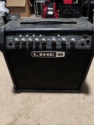 Line 6 Spider IV 15W 1x8 Modeling Combo Guitar Amplifier With Built-In Effects - Image 1 of 4