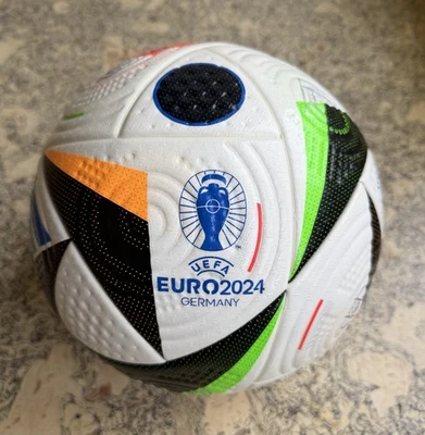 Adidas Fussball Spielball EM 2024 Fussballliebe Pro OMB Neu - Bild 1 von 2
