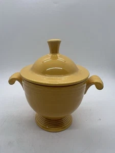 Homer Laughlin Fiesta Yellow Sugar Bowl Sith Lid 5" Tall Fun Art Deco MCM - Picture 1 of 9