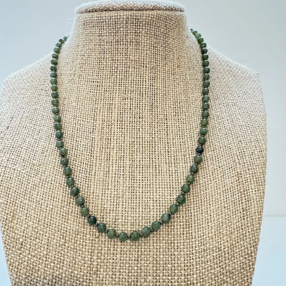Hermoso collar con cuentas de jade verde broche de plata de ley 925 Foto 1 de 4