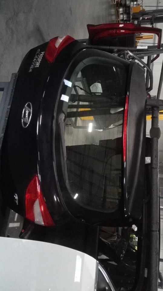Trunk/Hatch/Tailgate Hatchback GT Canada Market Fits 13-17 ELANTRA 525626 - Imagem 1 de 1